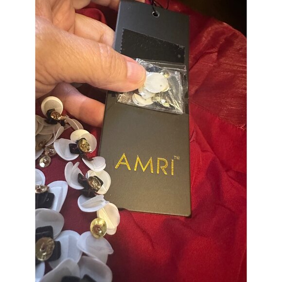 Elegant Red Off-Shoulder Gown With Embellished Bodice & Flowing Skirt - Size XL - Picture 4 of 4